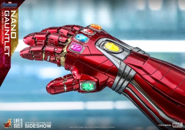 HOT TOYS | Avengers: Endgame Life-Size Masterpiece Replik 1/1 Nano Gauntlet 52 cm