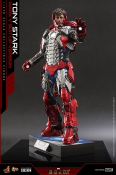|HOT TOYS - Iron Man 2 - Tony Stark (Mark V Suit Up Version)