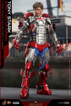 |HOT TOYS - Iron Man 2 - Tony Stark (Mark V Suit Up Version)