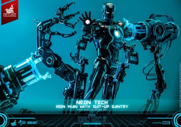 |HOT TOYS - Iron Man 2 - 1/6 - Neon Tech Iron Man mit Suit-Up Gantry