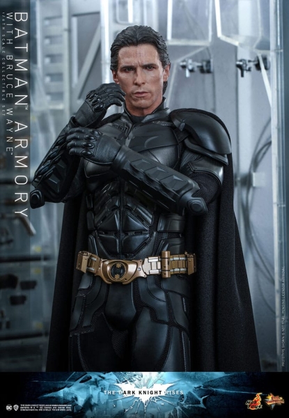 |HOT TOYS - The Dark Knight Rises - 1/6 - Batman Armory with Bruce Wayne