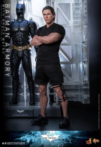 |HOT TOYS - The Dark Knight Rises - 1/6 - Batman Armory with Bruce Wayne