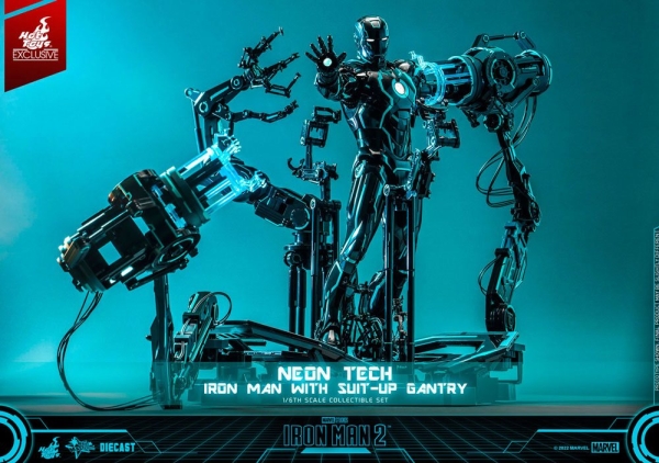 |HOT TOYS - Iron Man 2 - 1/6 - Neon Tech Iron Man mit Suit-Up Gantry
