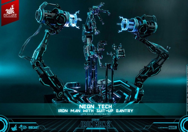 |HOT TOYS - Iron Man 2 - 1/6 - Neon Tech Iron Man mit Suit-Up Gantry