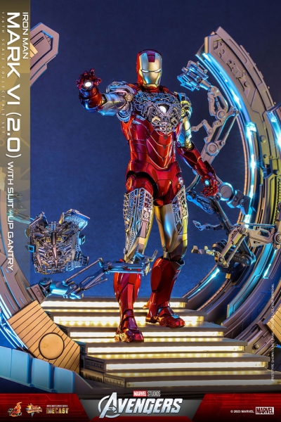 |HOT TOYS - Marvel's The Avengers - Diecast - 1/6 - Iron Man - Mark VI (2.0) mit Suit-Up Gantry