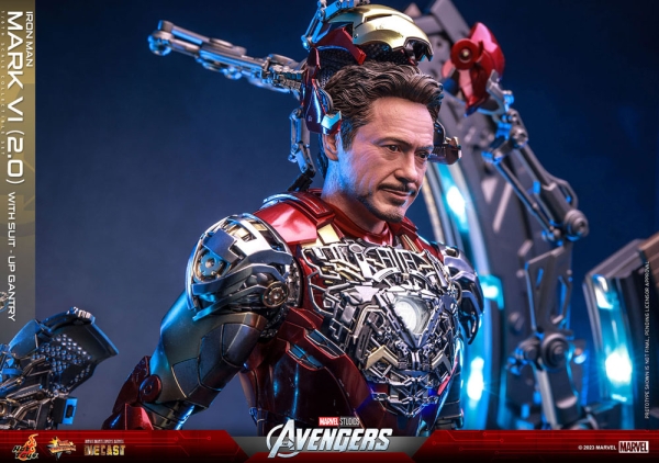 |HOT TOYS - Marvel's The Avengers - Diecast - 1/6 - Iron Man - Mark VI (2.0) mit Suit-Up Gantry