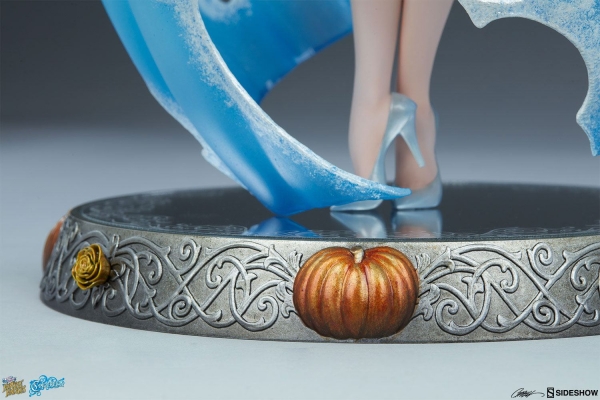 |SIDESHOW COLLECTIBLES - Fairytale Fantasies Collection Statue - Cinderella