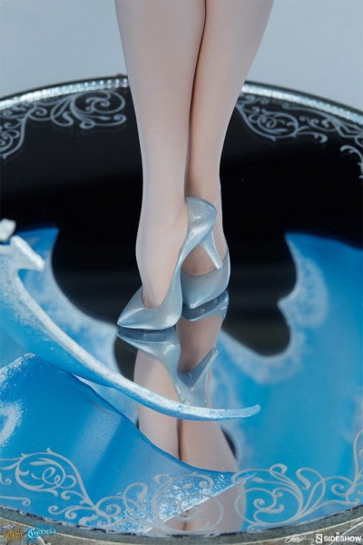 |SIDESHOW COLLECTIBLES - Fairytale Fantasies Collection Statue - Cinderella