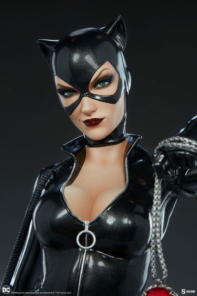 |SIDESHOW - DC Comics Premium Format Statue - Catwoman